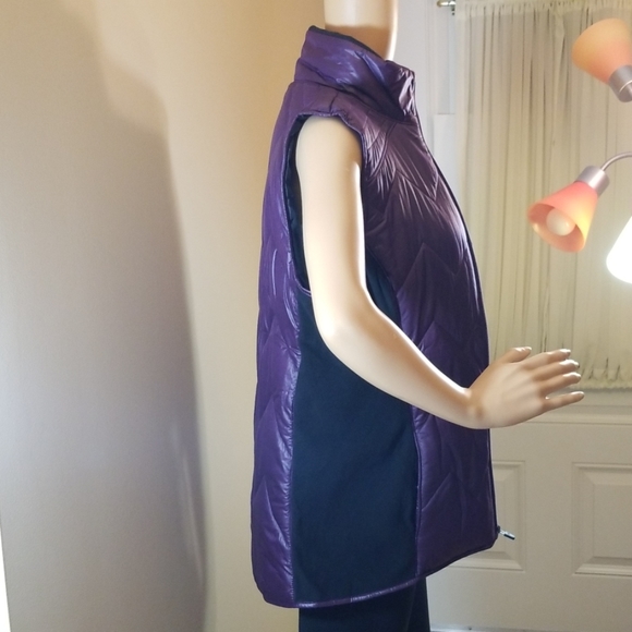 NWOT Ideology Purple Puffer Vest. Size Med. - Picture 7 of 8